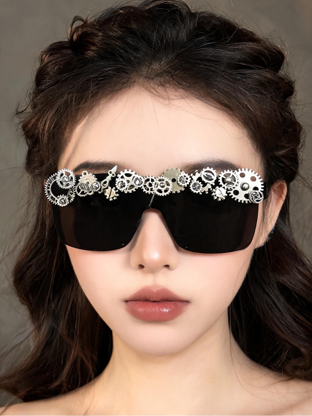 Steampunk Gear Shield Sunglasses - Silver & Black